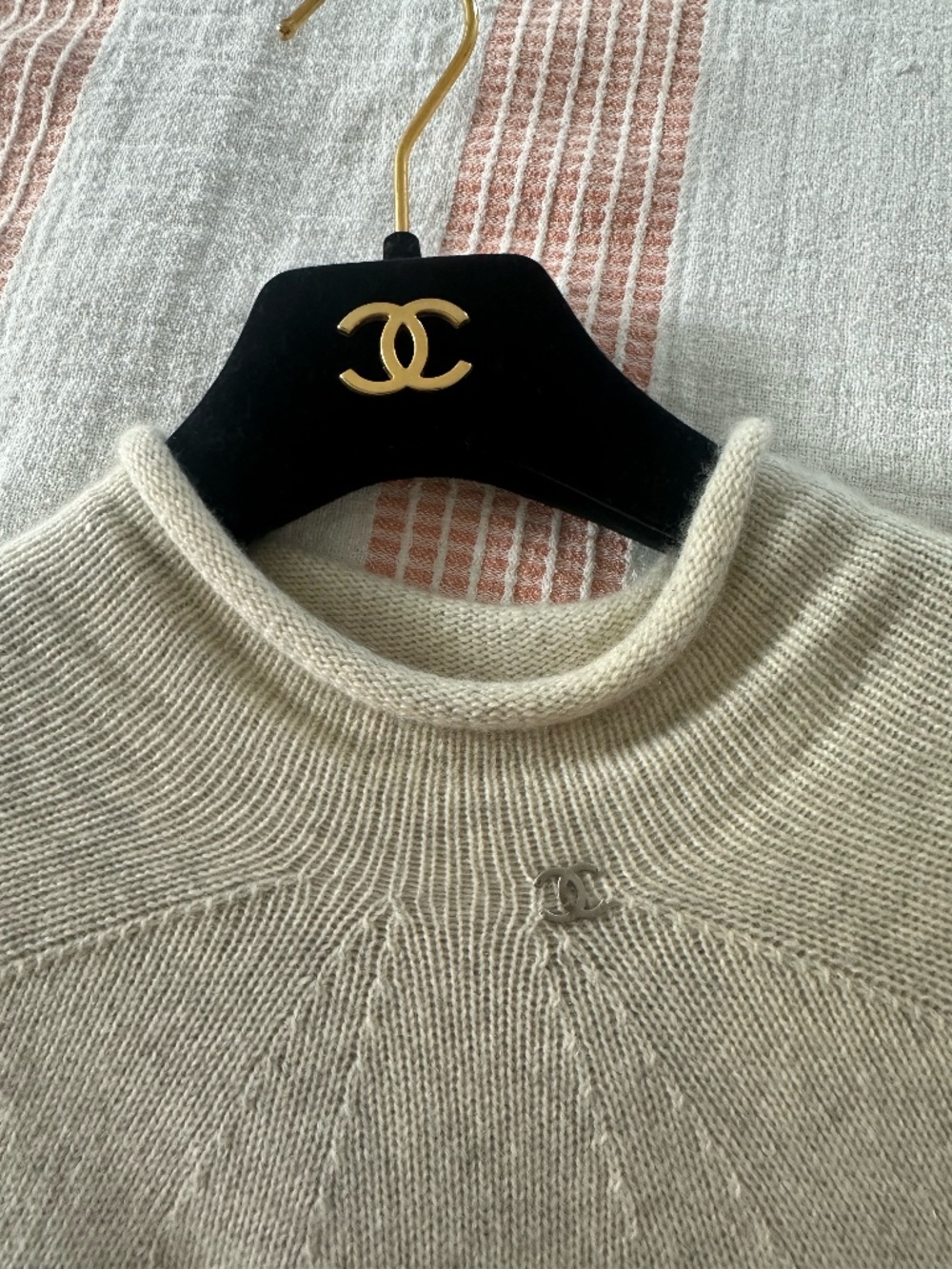 Chanel Cream Cashmere Knit Top Sz 38 (US 6) Vintage CC L 606197